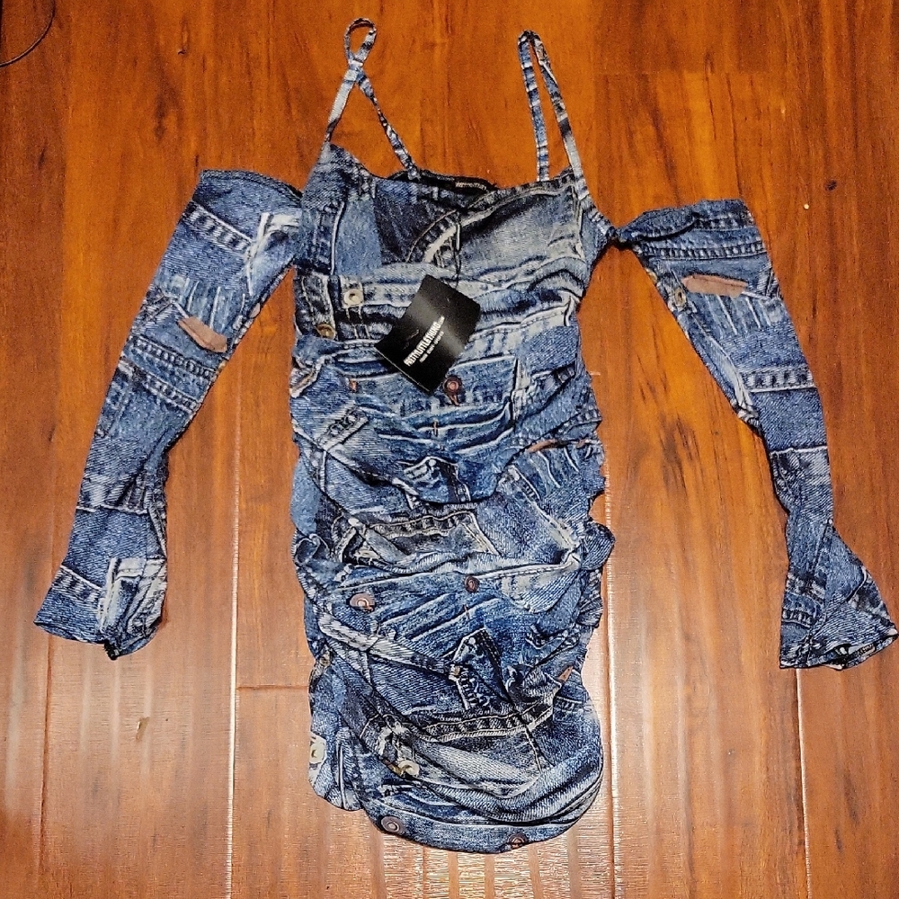 PrettyLittleThing Blue Denim Print Dress